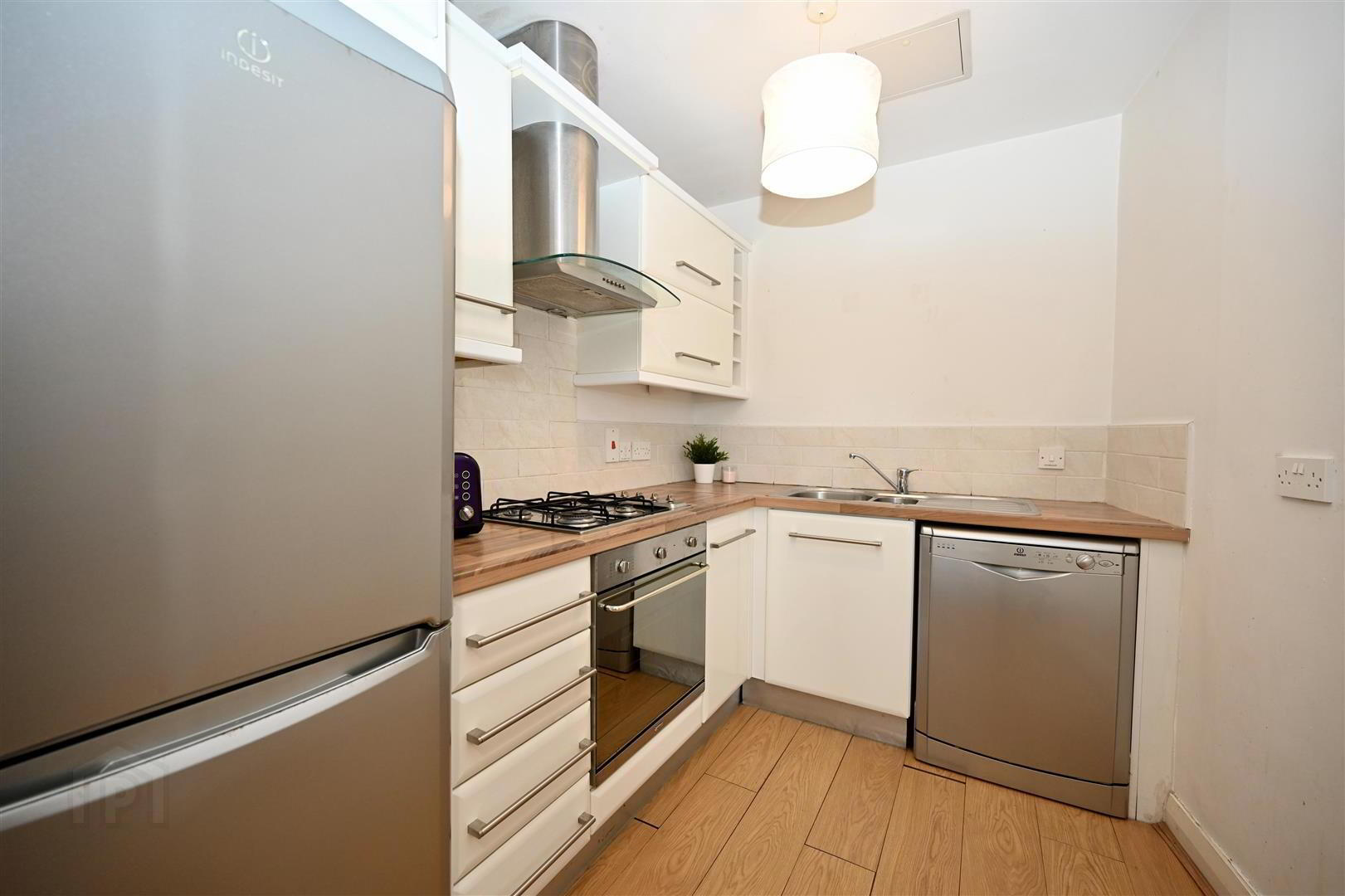 Apt 2 Winter Gardens, 34 Alfred Street 6 of 11