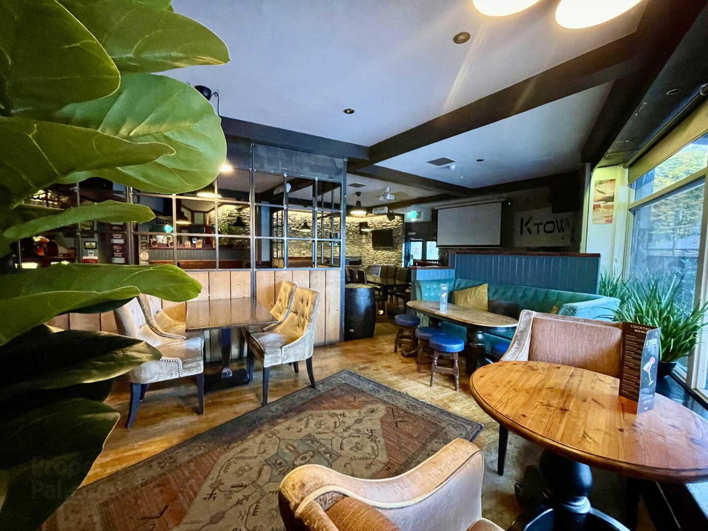 Commercial Property 4 of 24