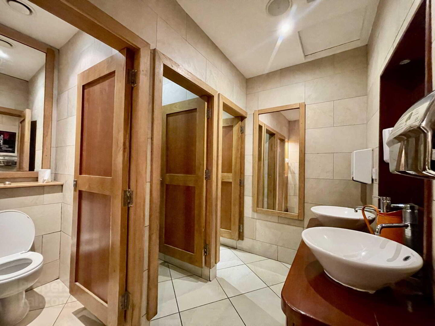 Commercial Property 13 of 24
