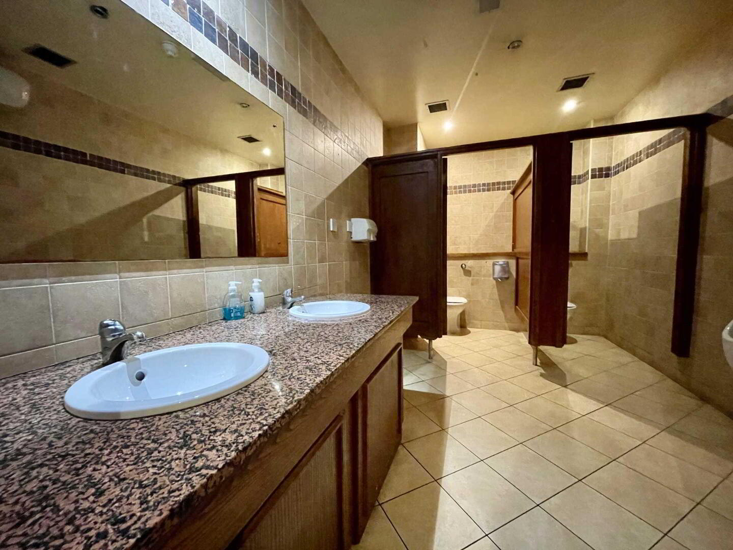 Commercial Property 21 of 24