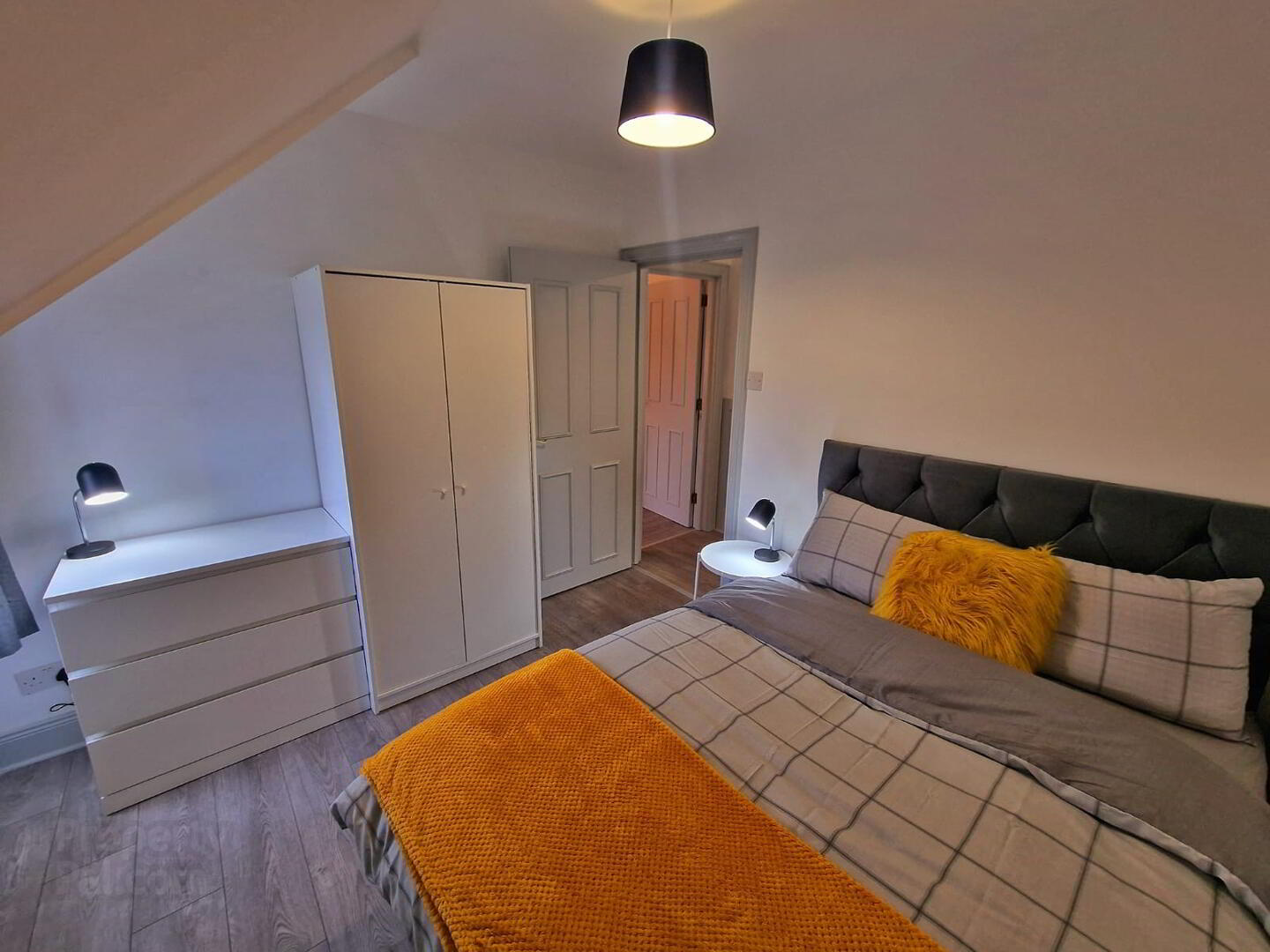 Apt For Rent, Apt 3 81 South Parade 9 of 18