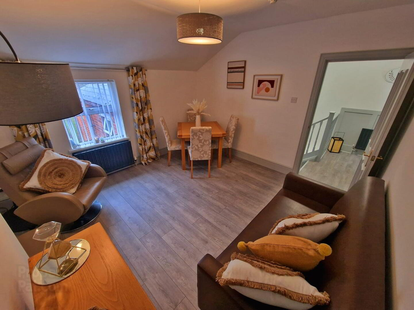 Apt For Rent, Apt 3 81 South Parade 5 of 18