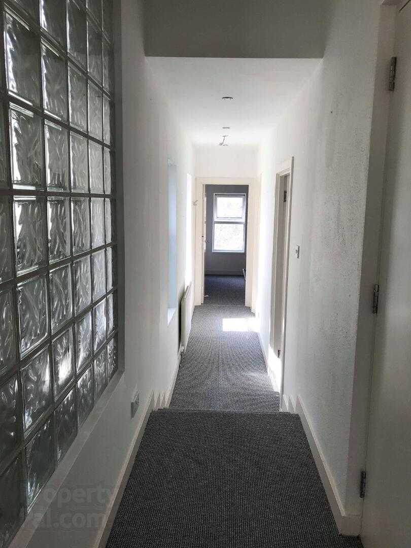 Unit B, 30 Southwell Road 4 of 6
