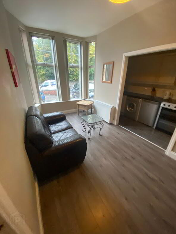 Unit A, 22 Northland Road 2 of 5