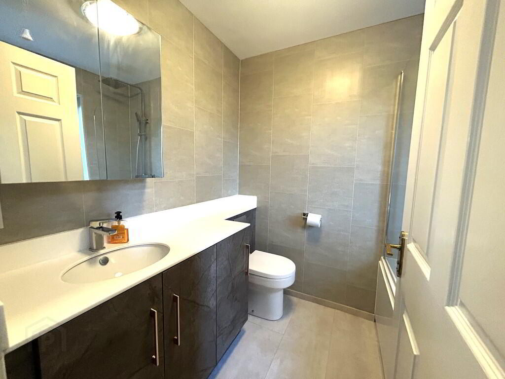 6 Willowbank Manor 8 of 10