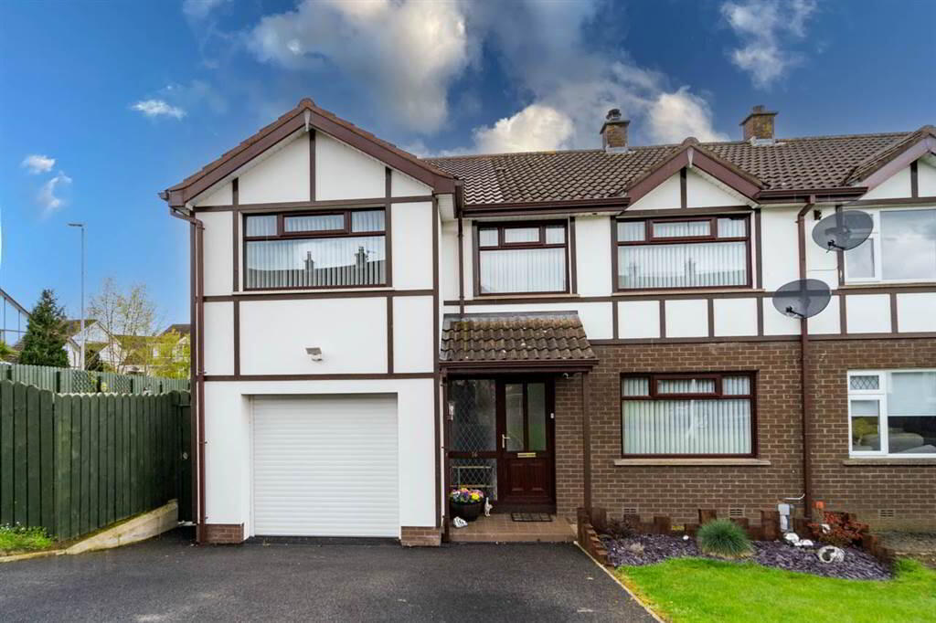 16 Eglantine Park, Royal Hillsborough