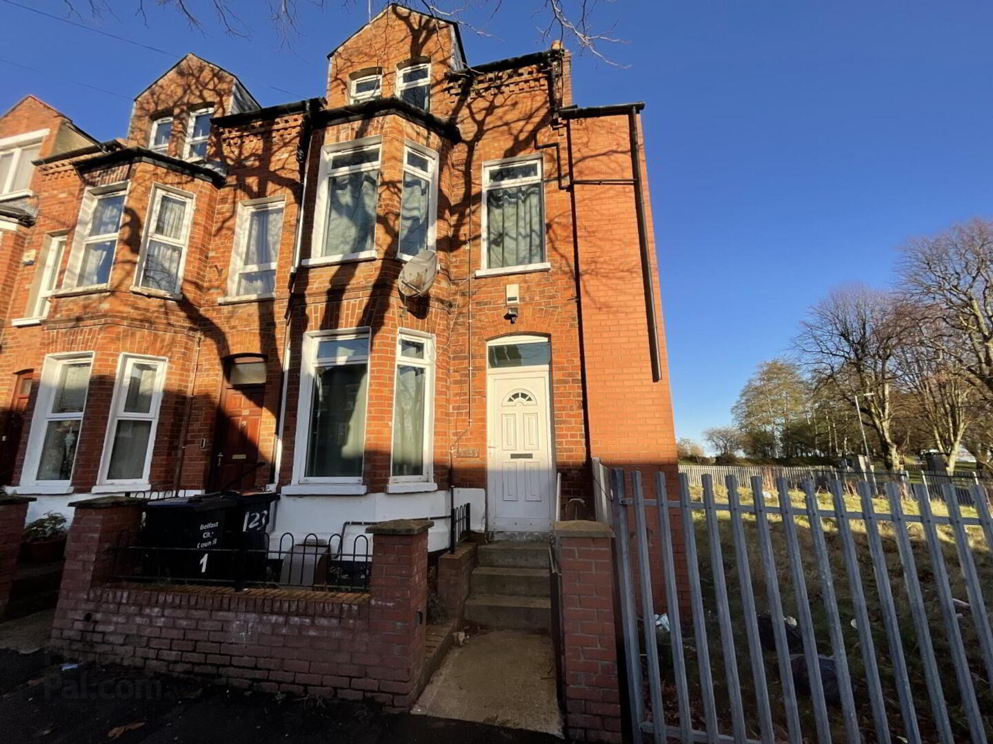 Room 1 Room In Shared House, 123 Alexandra Park Avenue