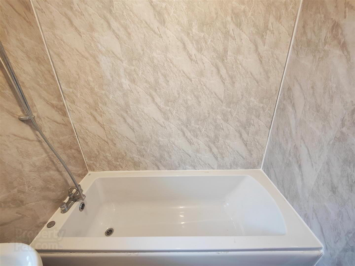 87 Ardoyne Road 12 of 25