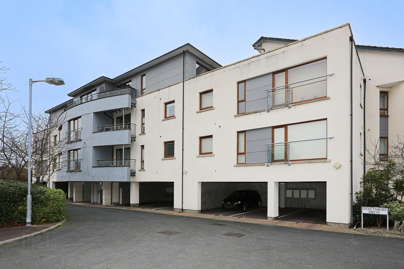 1 Shaftesbury Drive, Bangor