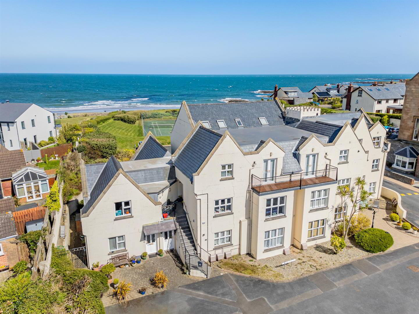36 Groomsport House Road 1 of 24