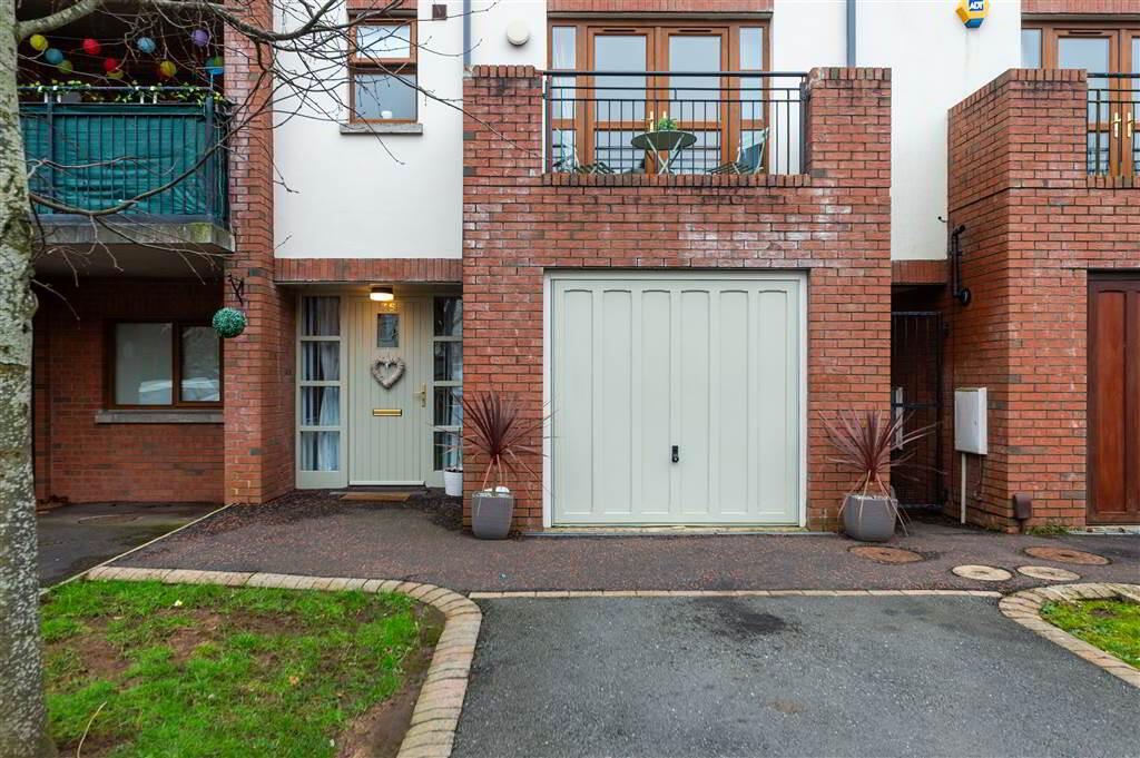 75 Redwood Dale, Dunmurry, Belfast