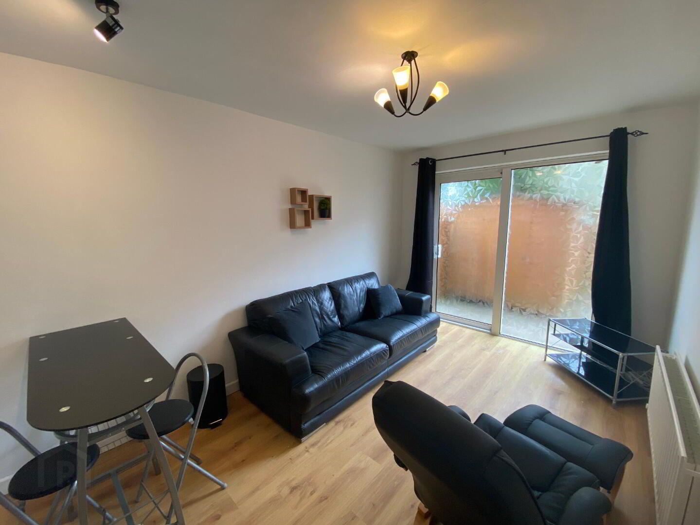 Apt 2 Ashley Court, 6-10 Ashley Avenue 3 of 8