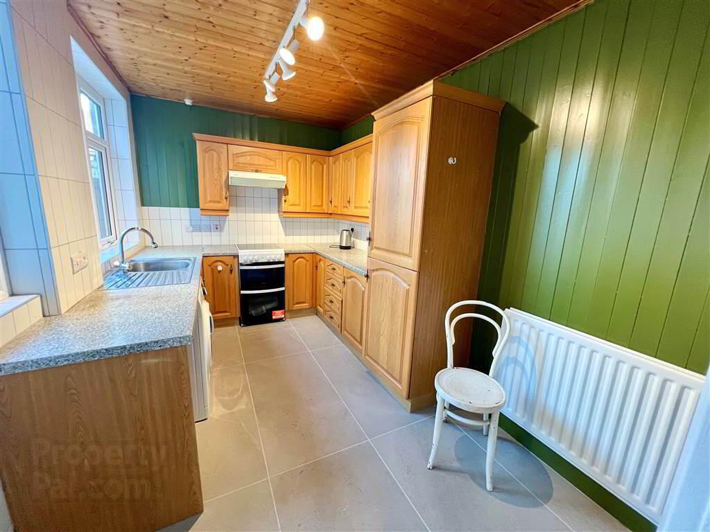 17 Willowfield Crescent 5 of 13
