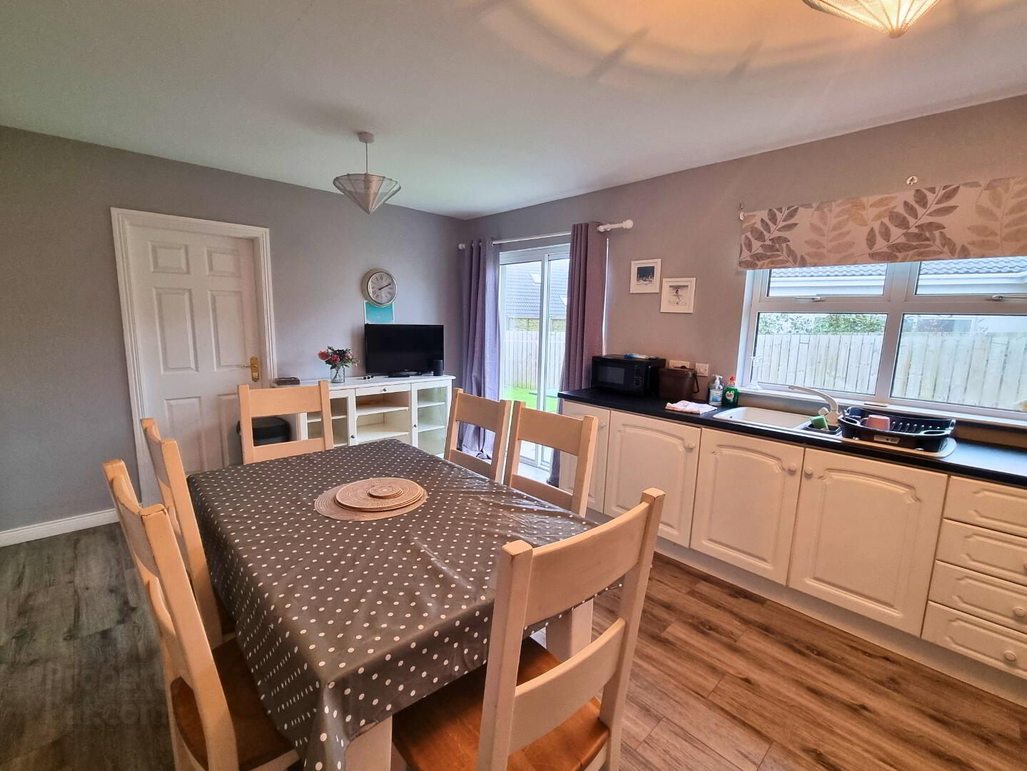 5 Ballintrae Cottages 8 of 19