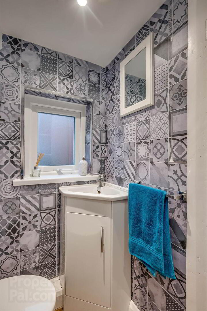 9 Tudor Avenue 6 of 33