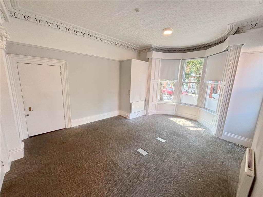 94 University Street 6 of 8