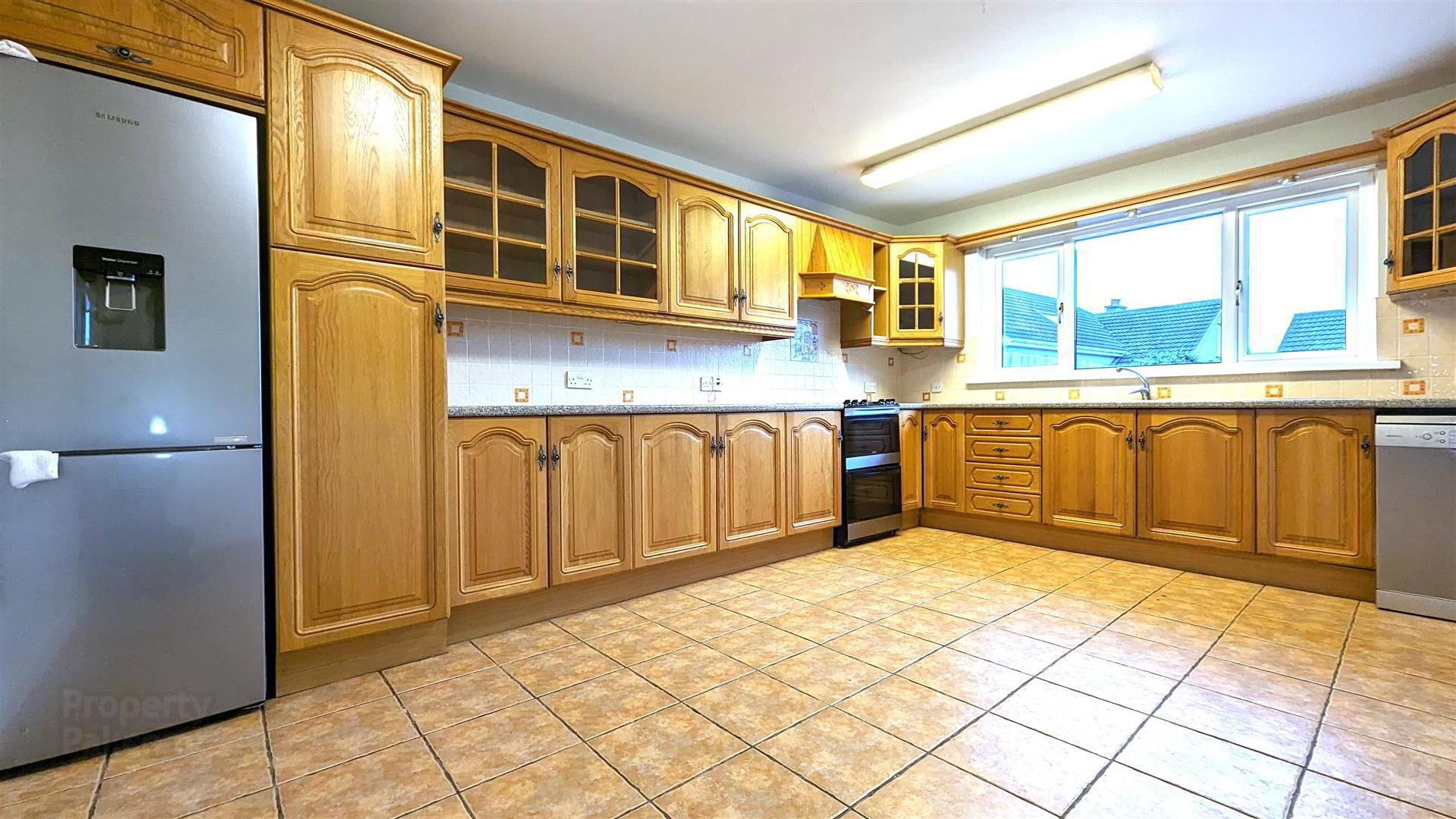 160 Brantwood Gardens 8 of 29