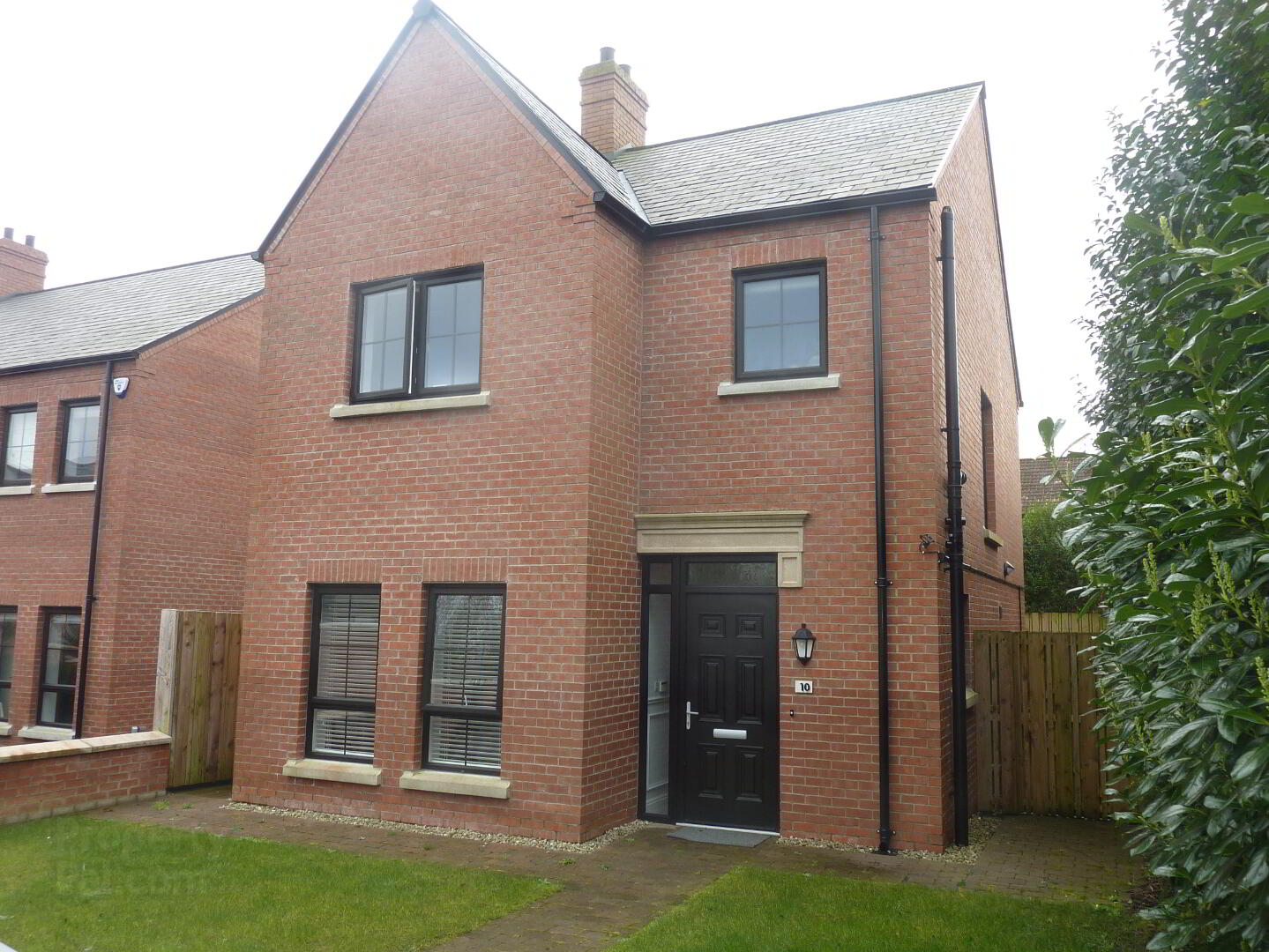10 Finaghy Park Gardens 1 of 18