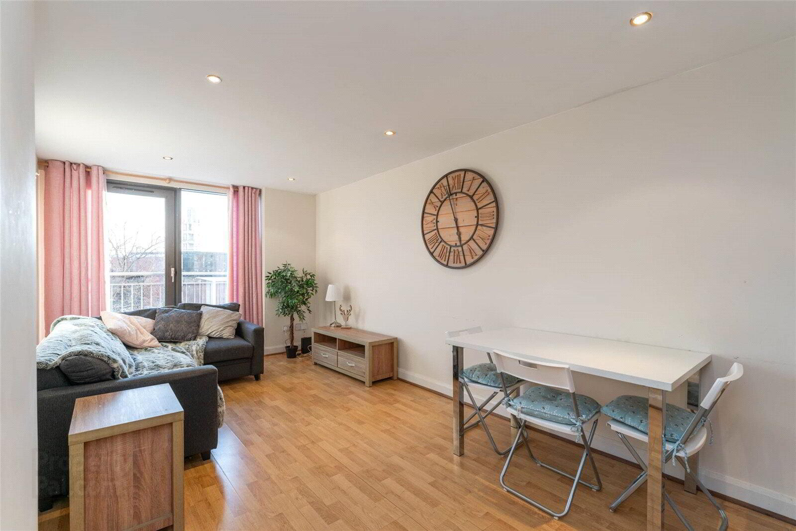 Flat 205 The Lucas Building, 1-3 Ormeau Avenue 5 of 9