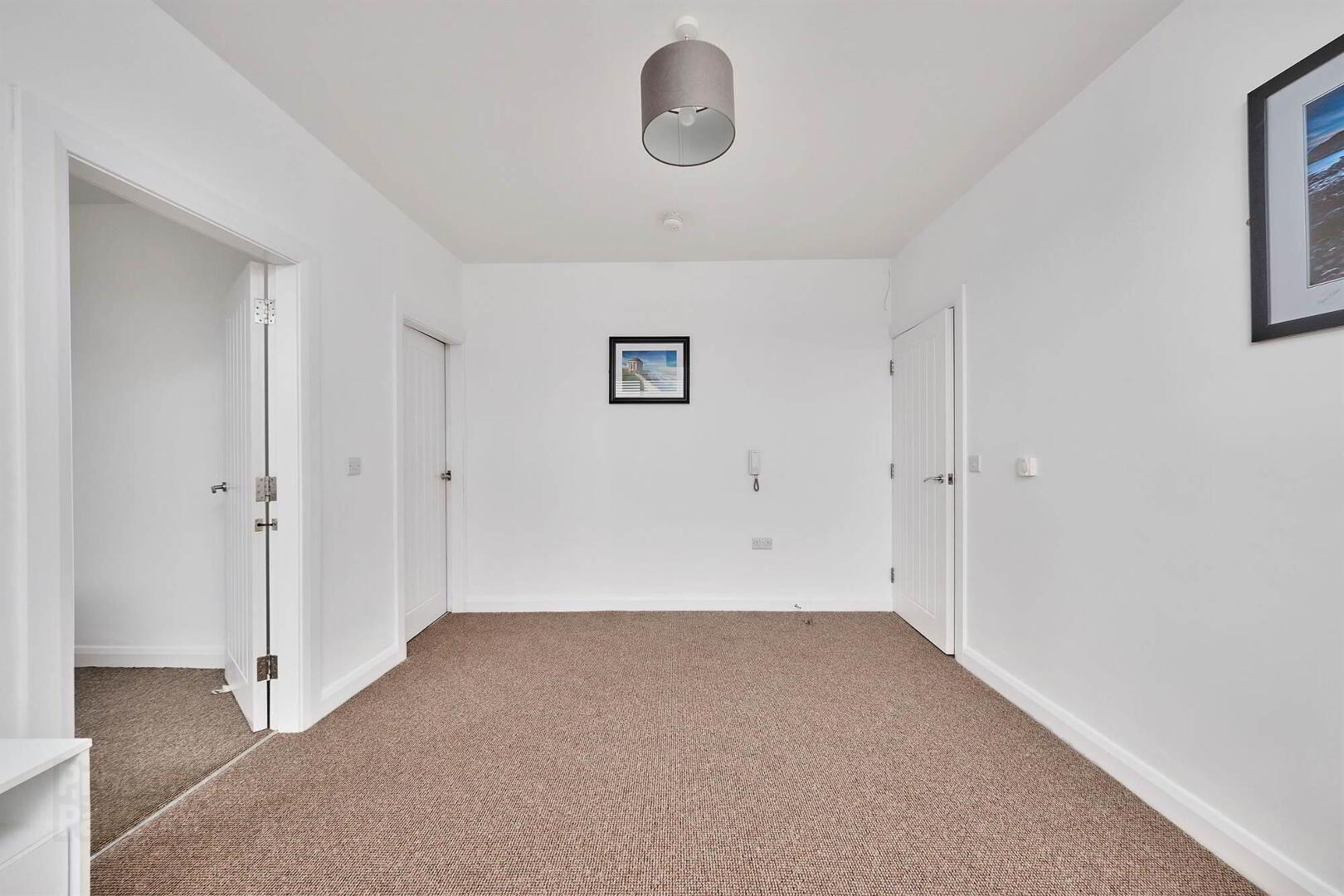 Apartment 2 27 Eglinton Street 4 of 15