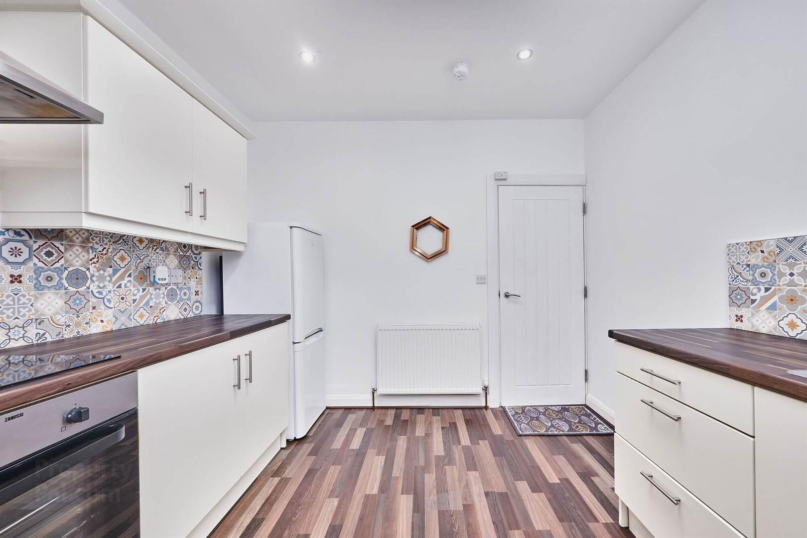 Apartment 2 27 Eglinton Street 7 of 15