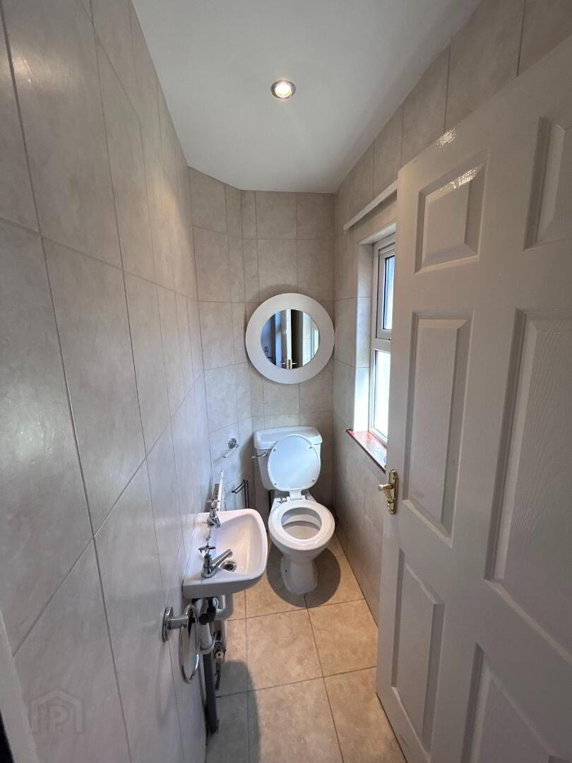 54 Sandhurst Gardens 7 of 12