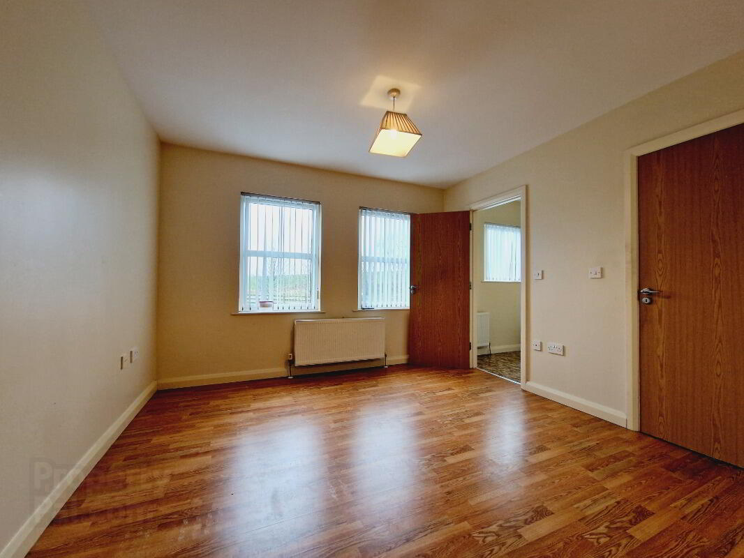 11 Highfield Close 6 of 10