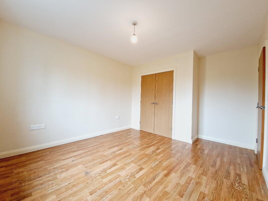 11 Highfield Close 4 of 10