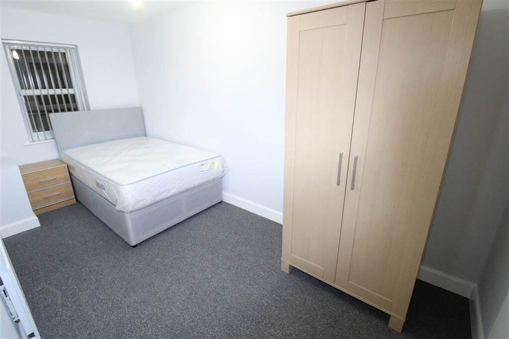 401 College Court Central, 56 King Street 8 of 9