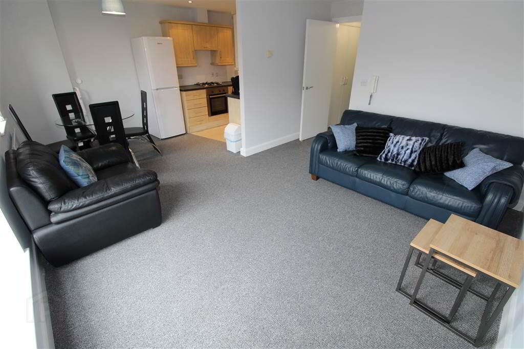 401 College Court Central, 56 King Street 4 of 9