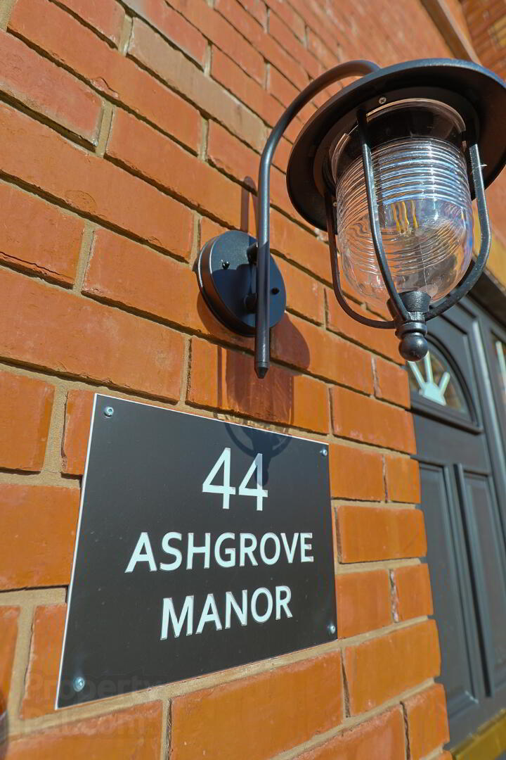 44 Ashgrove Manor