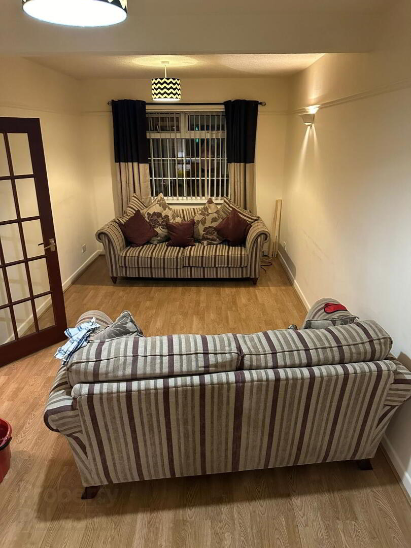 1 Mayfair Avenue 4 of 11