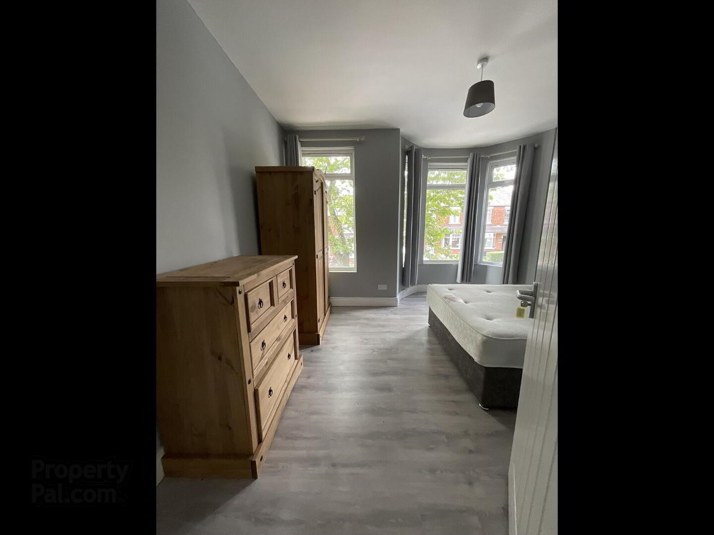 Room 2 Shared House, 123 Alexandra Park Avenue 3 of 7