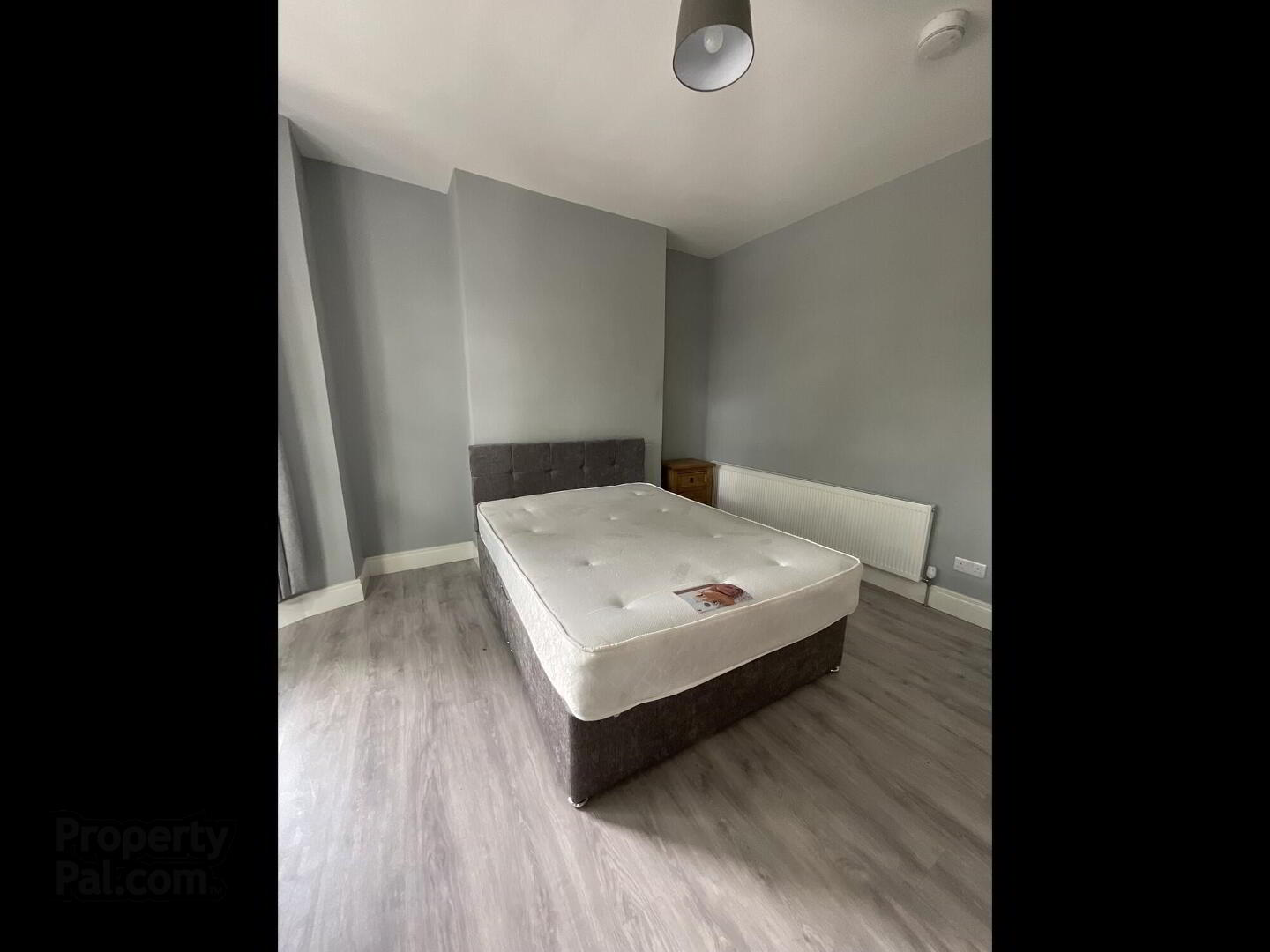 Room 2 Shared House, 123 Alexandra Park Avenue 4 of 7