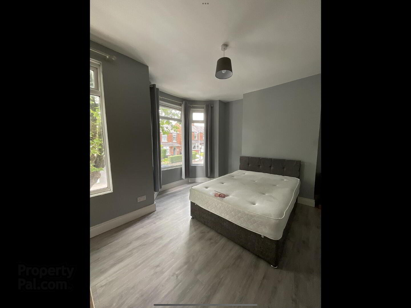 Room 2 Shared House, 123 Alexandra Park Avenue 6 of 7