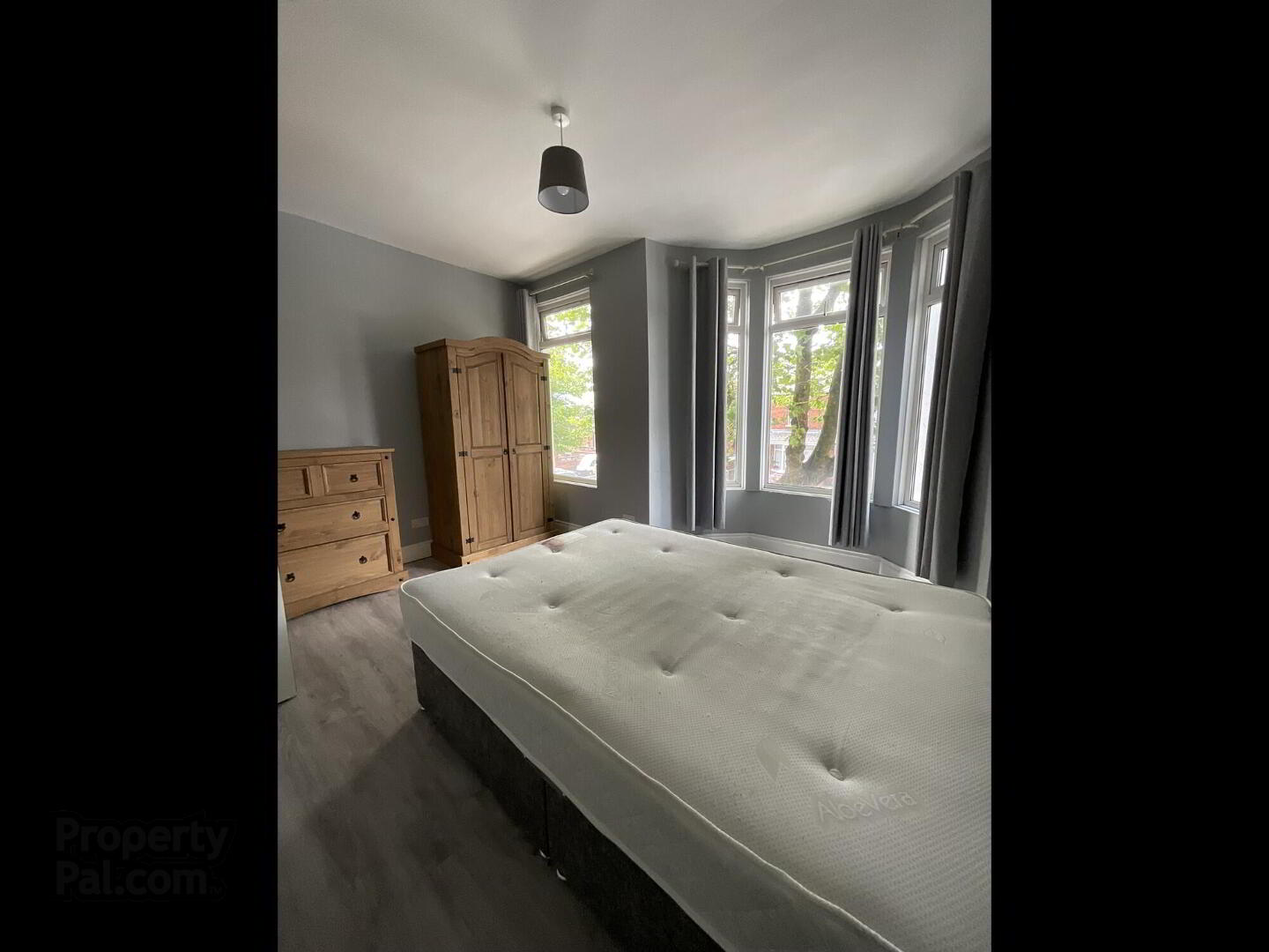 Room 2 Shared House, 123 Alexandra Park Avenue 5 of 7