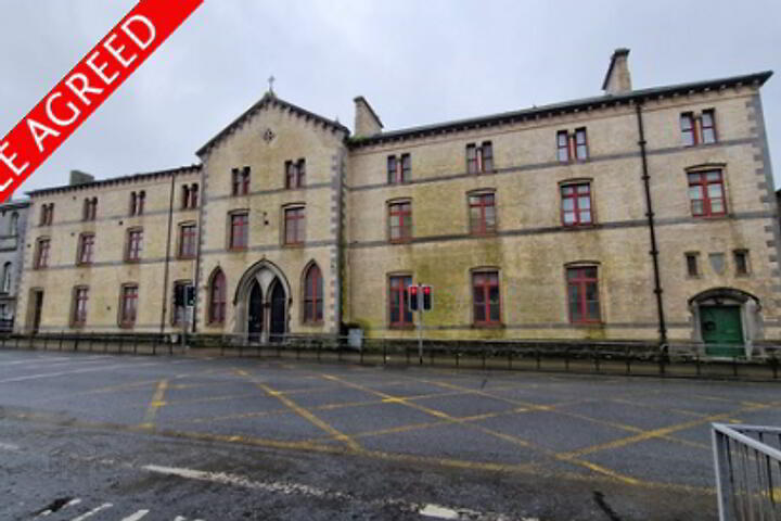 14 Priory Hall 1 of 10