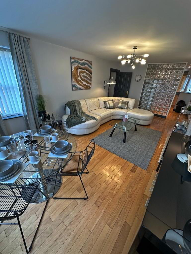 Luxury Apartment To Rent, Annadale