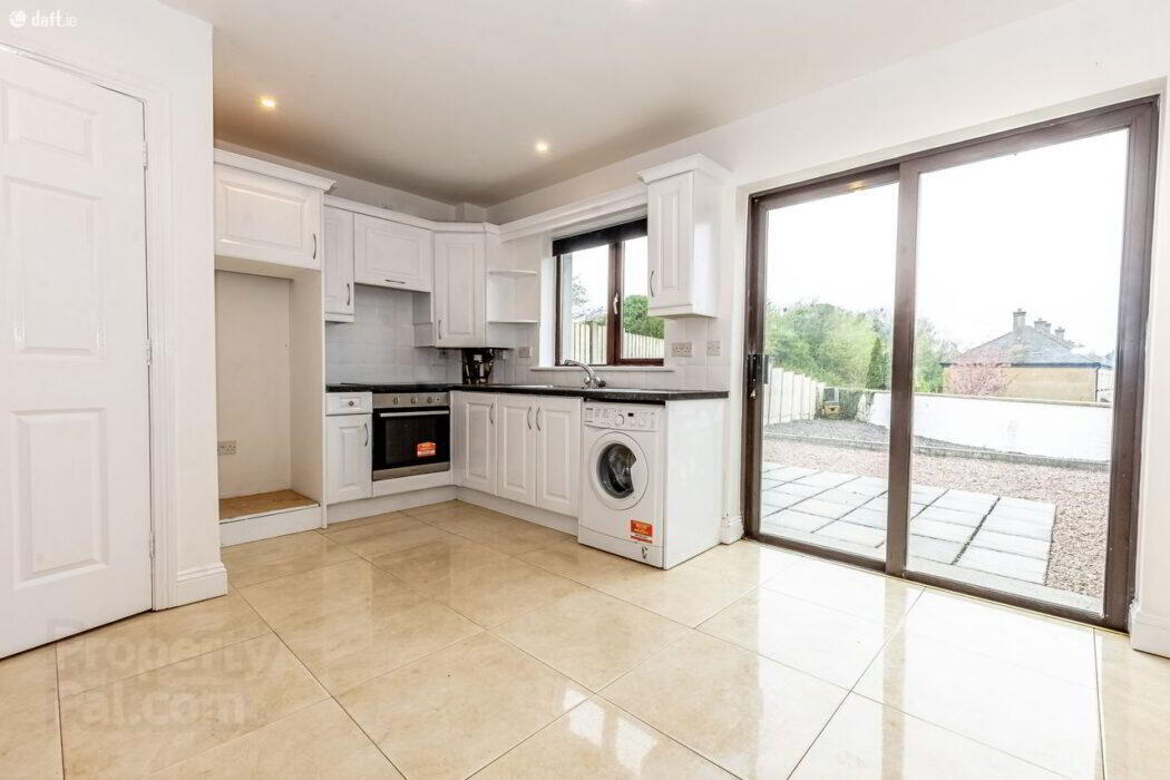 18 Cedar Court 4 of 16