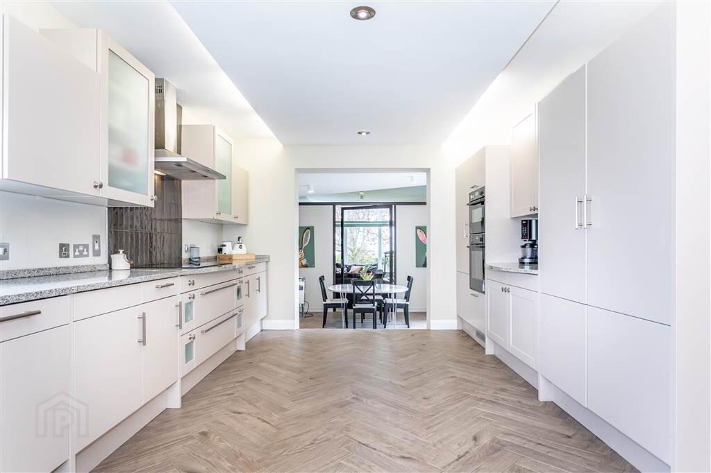 8 Cranfield Road 12 of 60