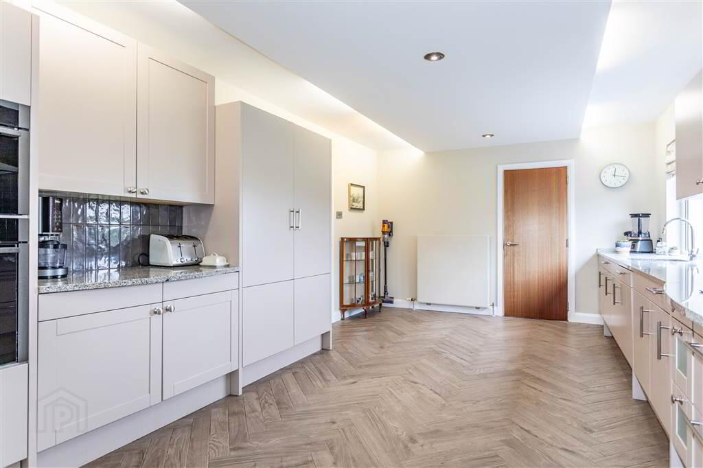 8 Cranfield Road 16 of 60