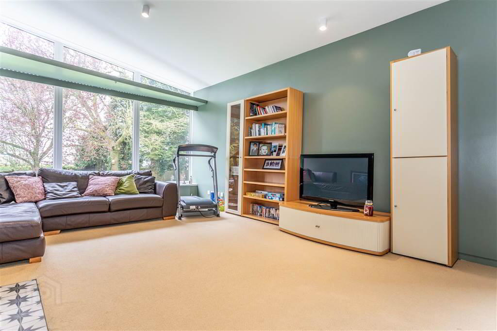 8 Cranfield Road 24 of 60