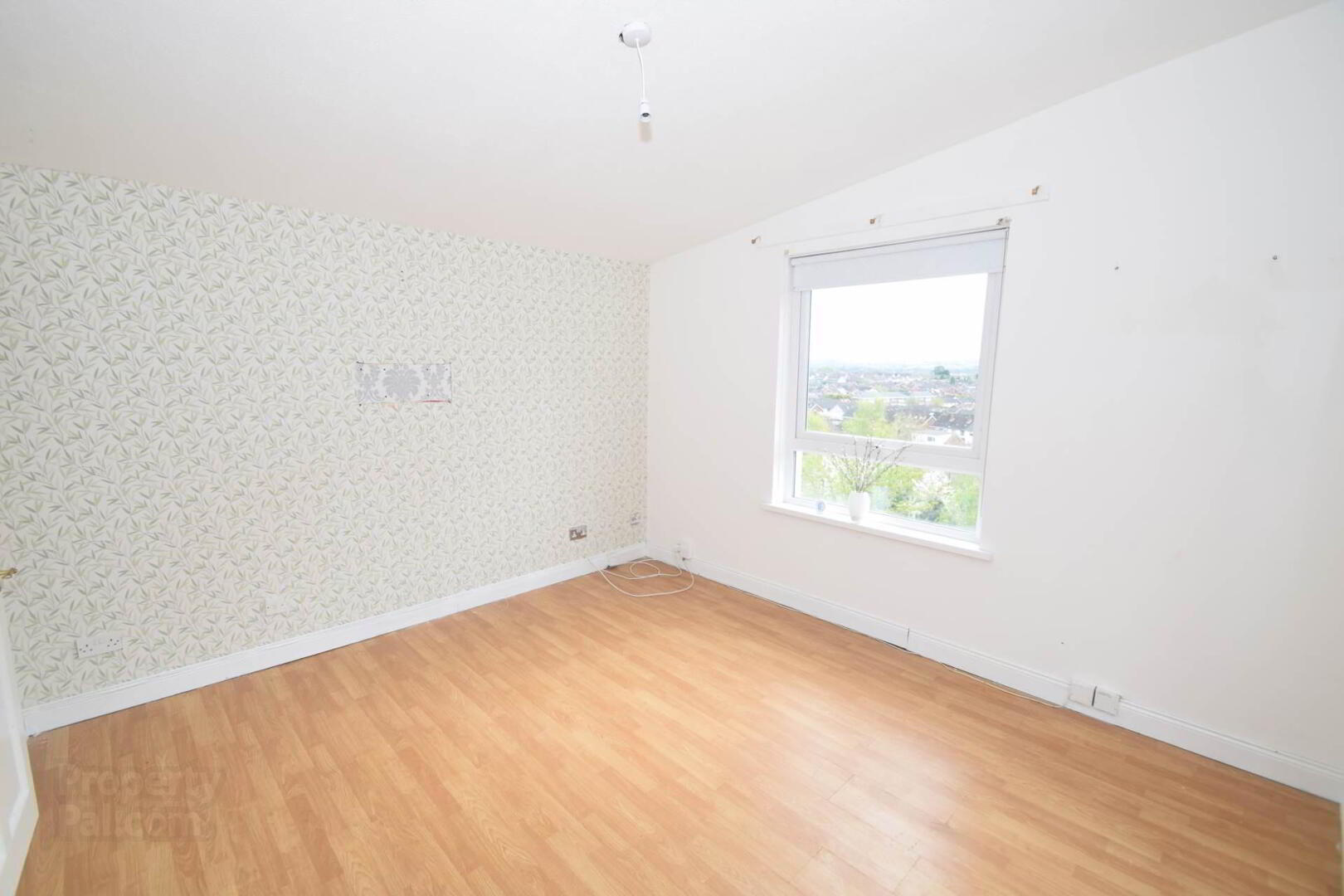8c Carrigart Avenue 5 of 17