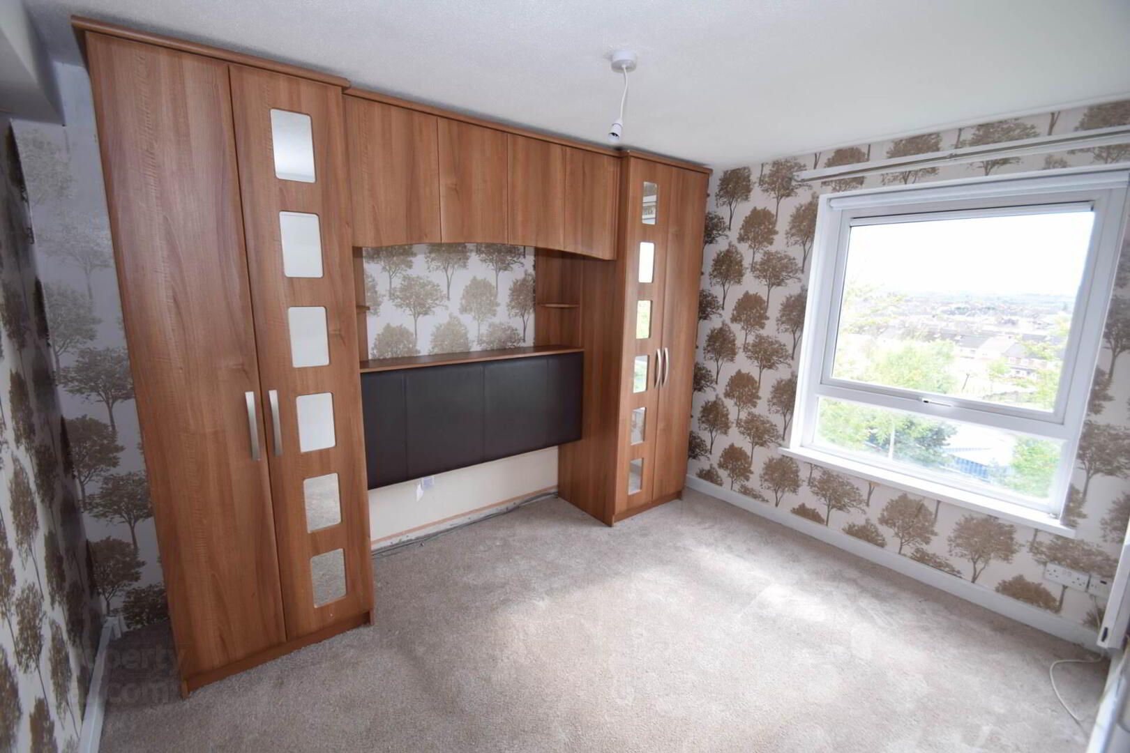 8c Carrigart Avenue 11 of 17