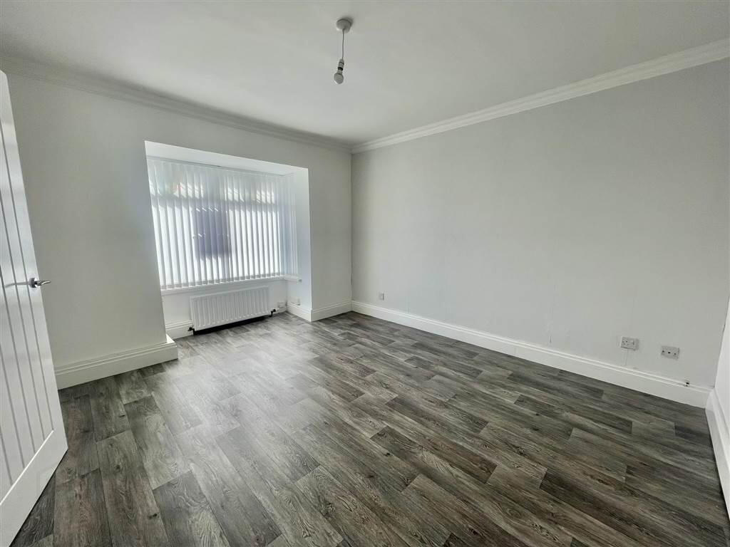 39 Monagh Road 4 of 17