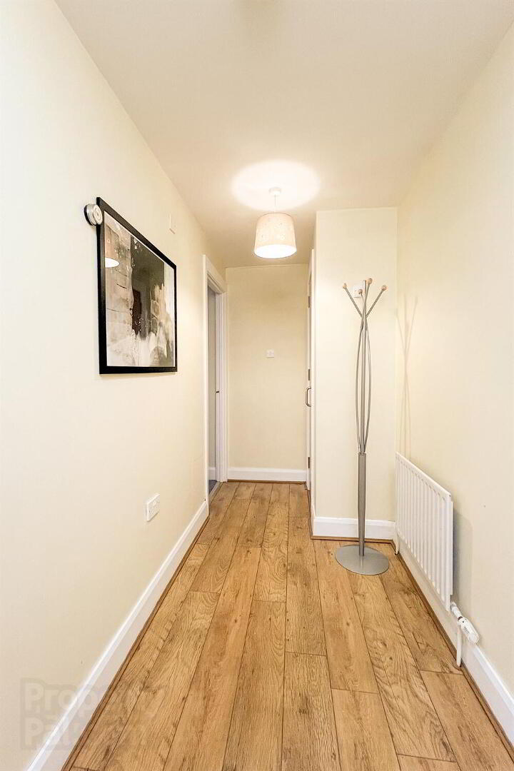 D1 7 Whitehall Square 7 of 23