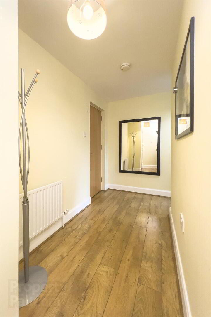 D1 7 Whitehall Square 8 of 23