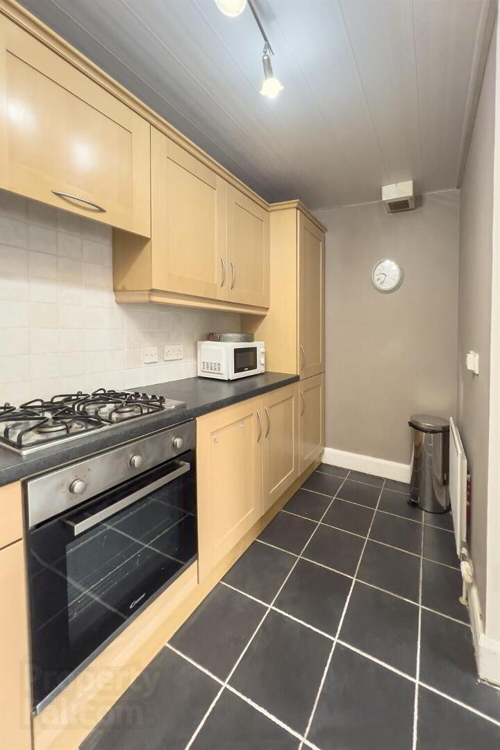 D1 7 Whitehall Square 12 of 23
