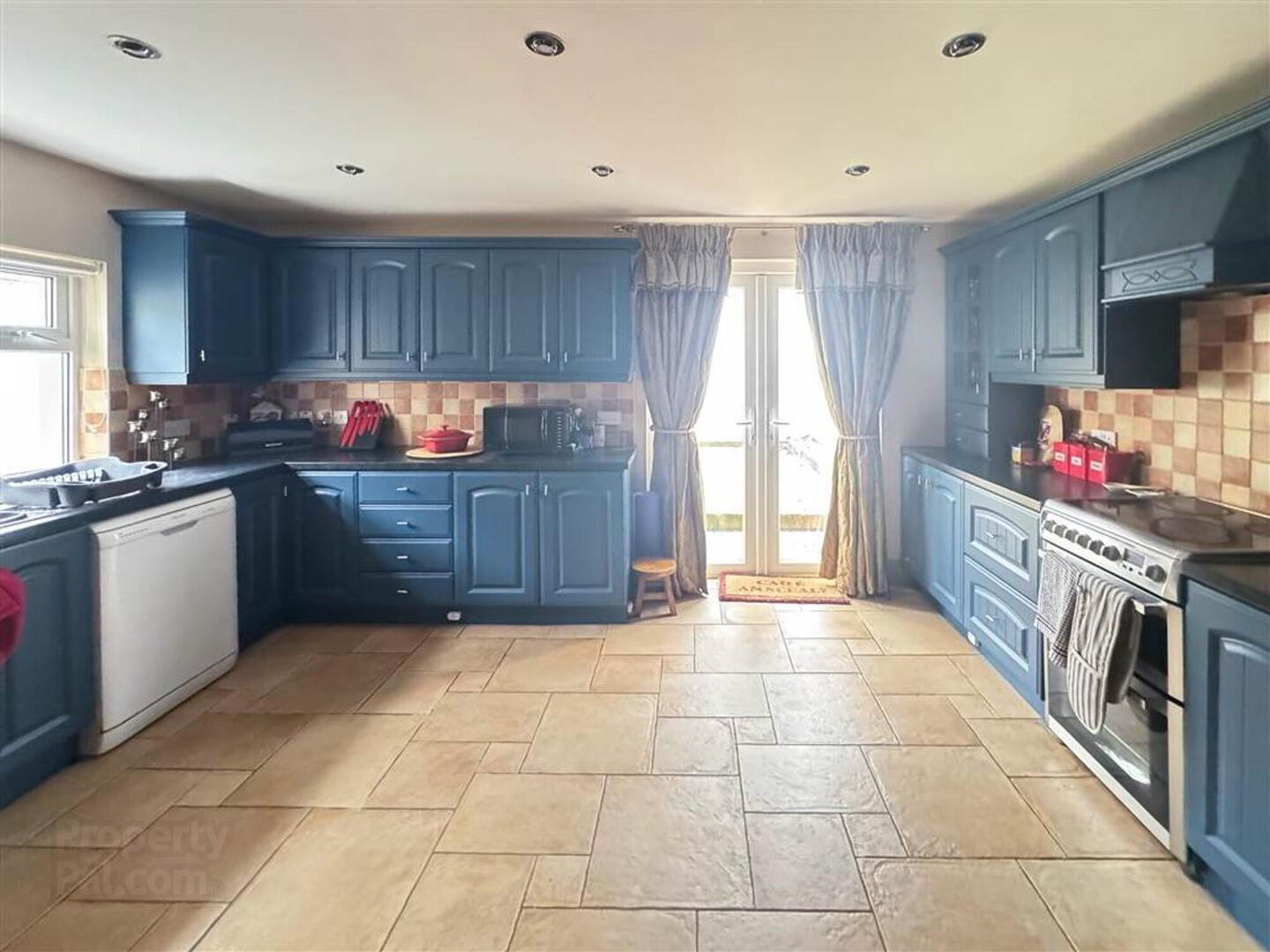 21 Lawford Street 7 of 27