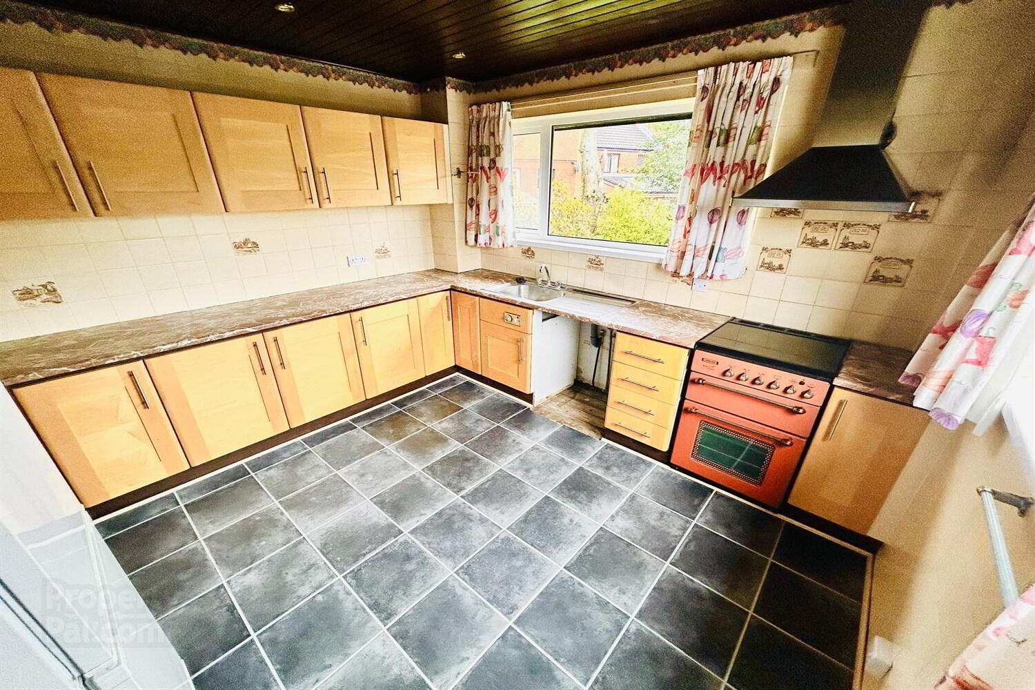 5 Chichester Court 6 of 17